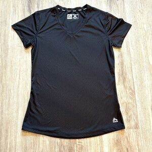 🛍️ 2/$12
RBX women’s size medium short sleeve athletic workout running tee shirt
